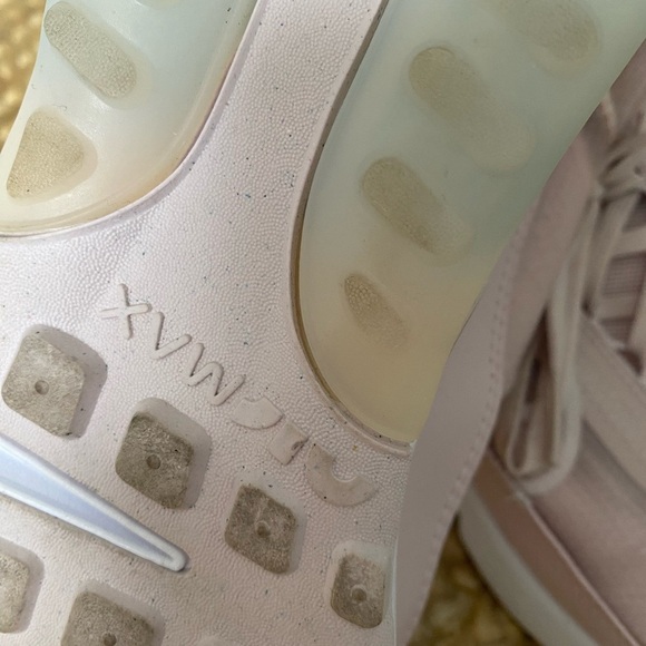 Nike Air Max 2090 Trainers Barely Rose White Metallic Silver  Nike Women’s Air Max 2090 Rose Color. Size 8.5